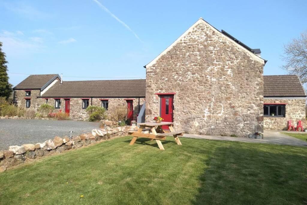 Farmhand Cottage Narberth Εξωτερικό φωτογραφία